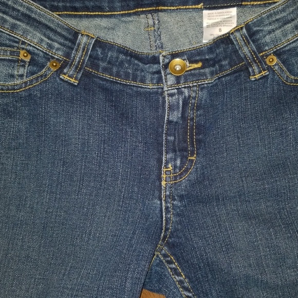 $5 ITEM. Jeans. MUST BUNDLE WITH TWO OTHER ITEMS - Picture 2 of 8